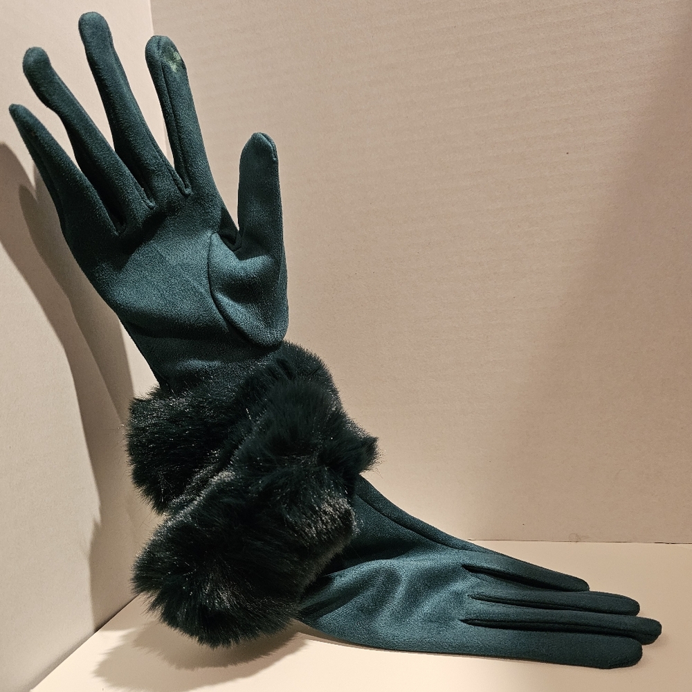 Elegant Warm Winter Teal Green Faux Fur Trimmed Women's Touch Screen Gloves NWT